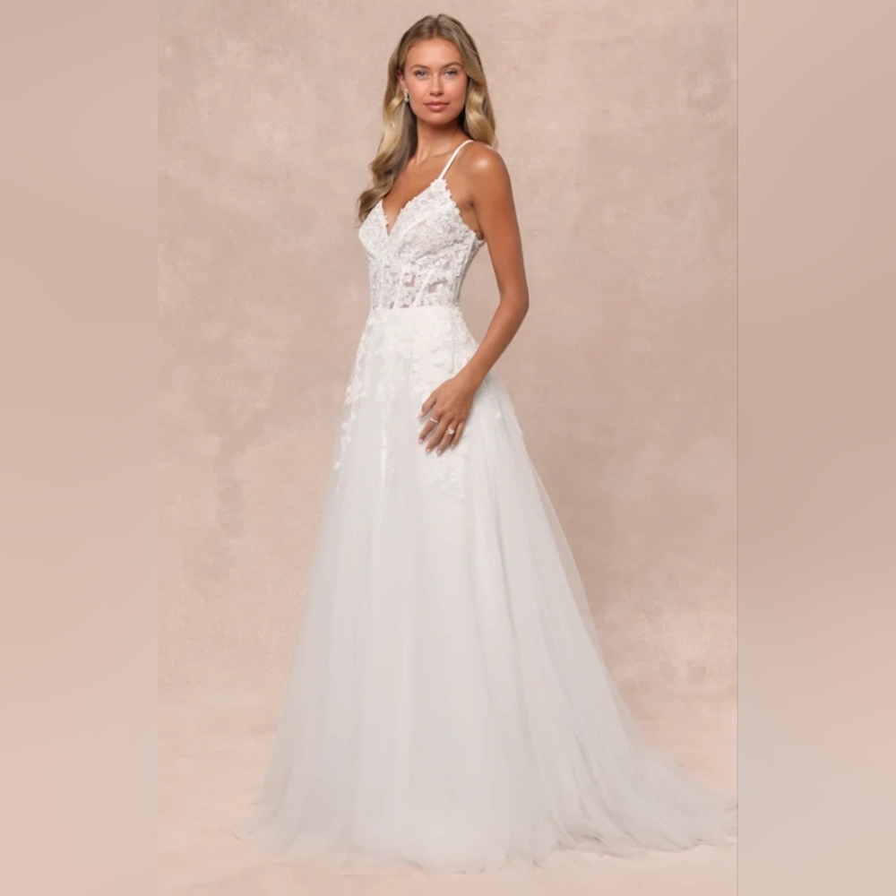 🤍🤍🤍NWOT Lulu's White Lace A-Line Spaghetti Strap Wedding Gown - Picture 3 of 8